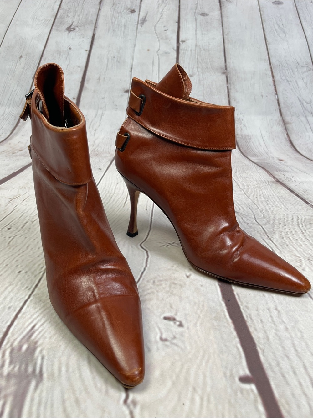 MANOLO BLAHNIK authentic brown leather pointed-toe stiletto ankle boots, sz 38.5